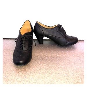 Black lace up oxford chunky heel booties NWOT